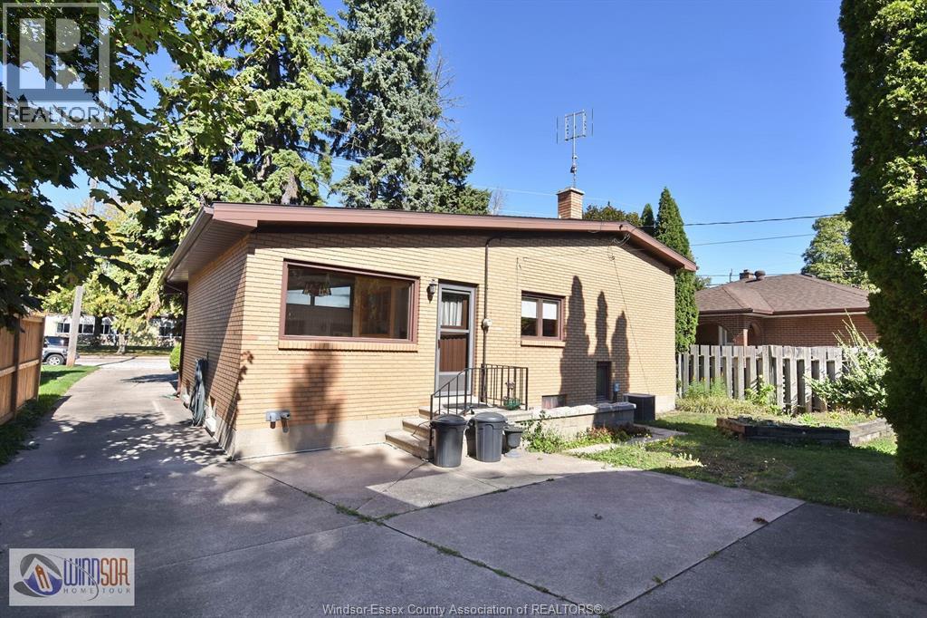 8795 Menard Street, Windsor, Ontario  N8S 1W3 - Photo 34 - 25025230