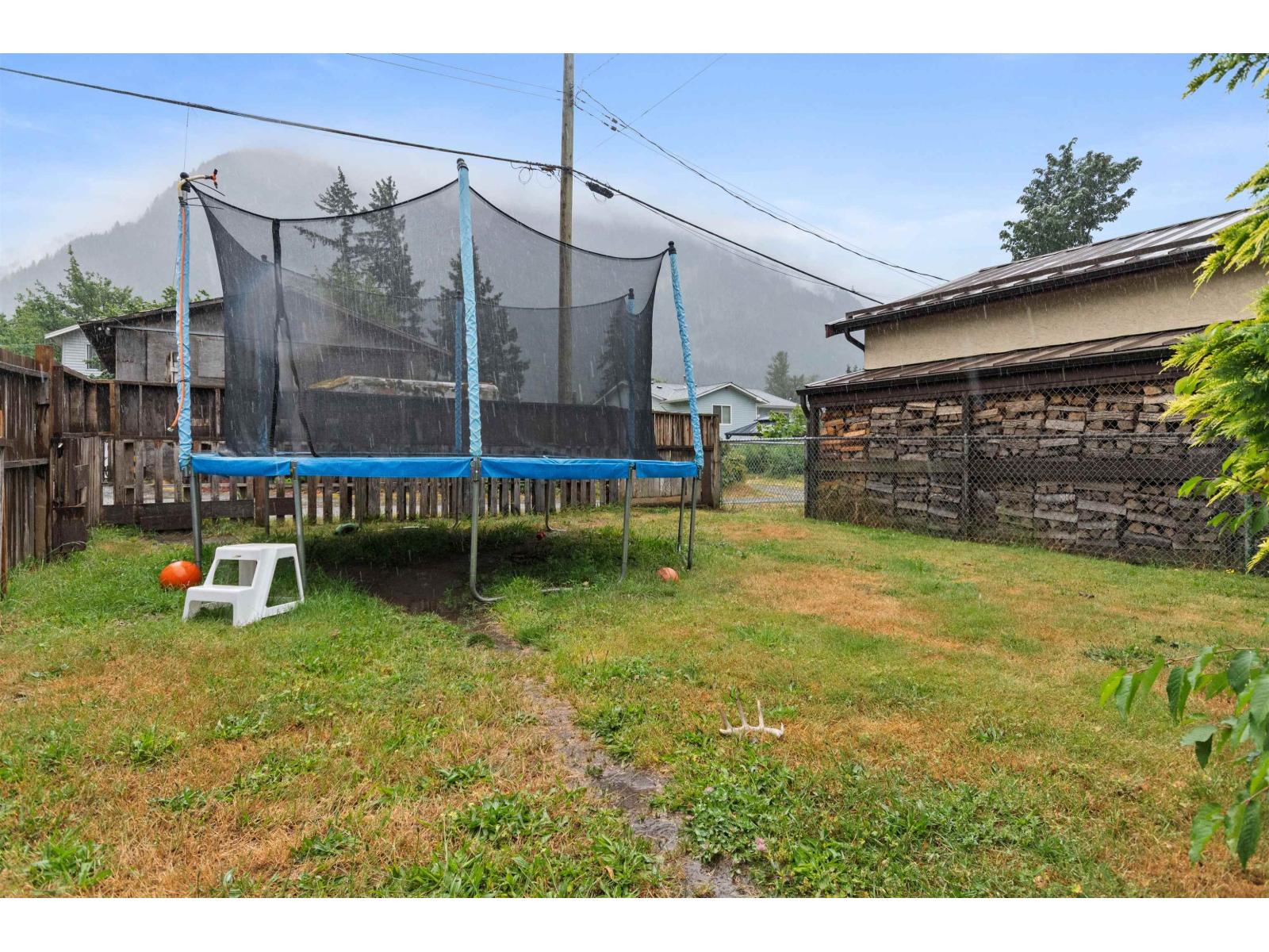 564 Wallace Street, Hope, Hope, British Columbia  V0X 1L0 - Photo 25 - R3059436