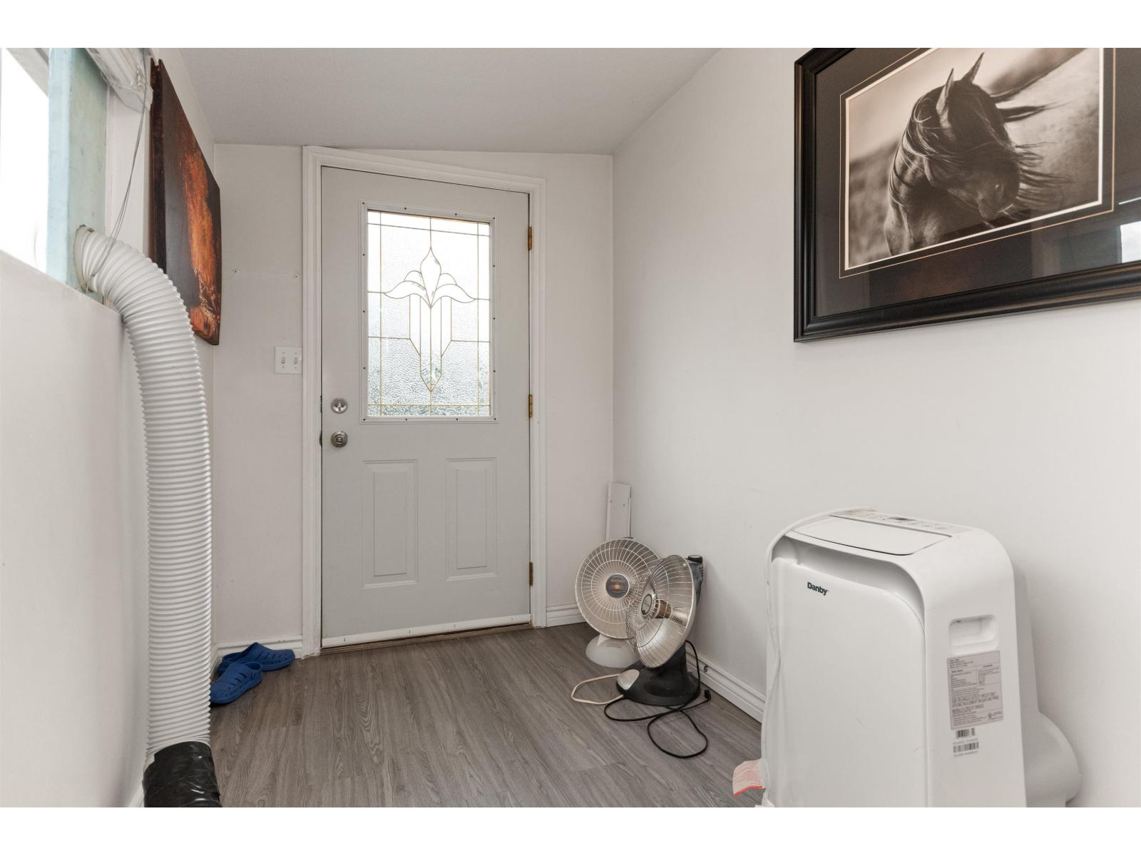 564 Wallace Street, Hope, Hope, British Columbia  V0X 1L0 - Photo 2 - R3059436