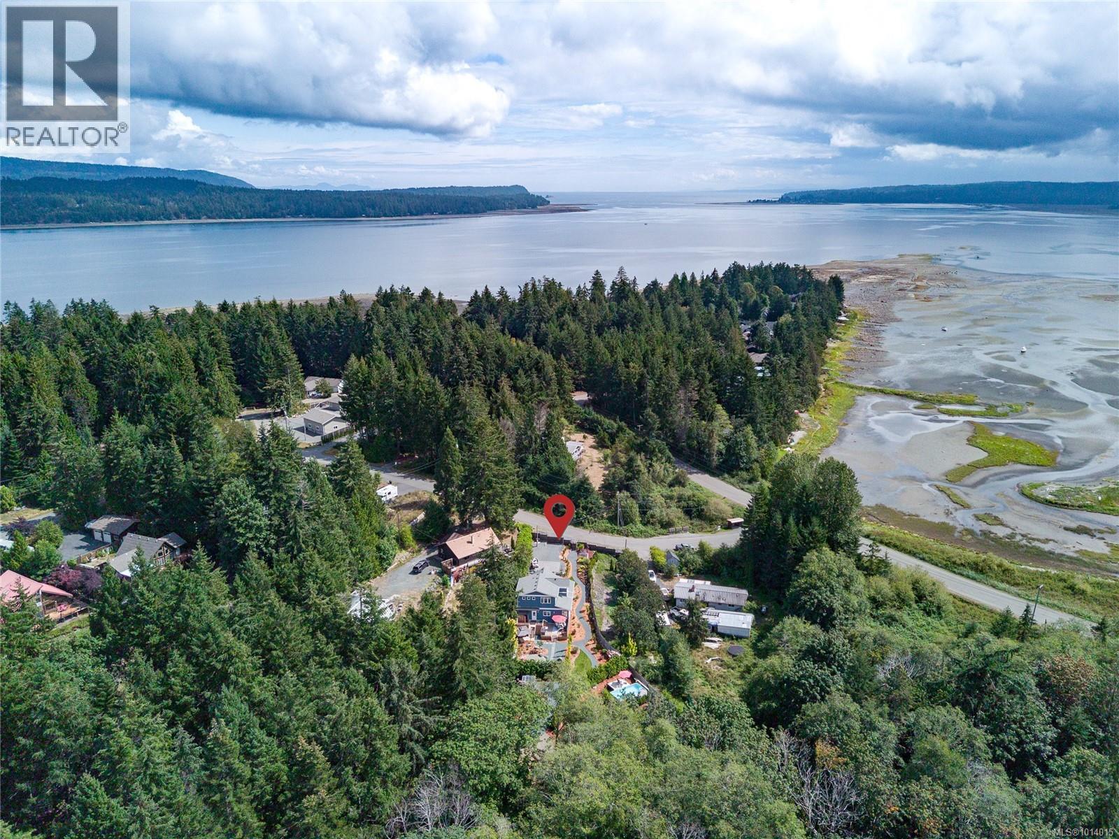 7863 Tozer Rd, Fanny Bay, British Columbia
