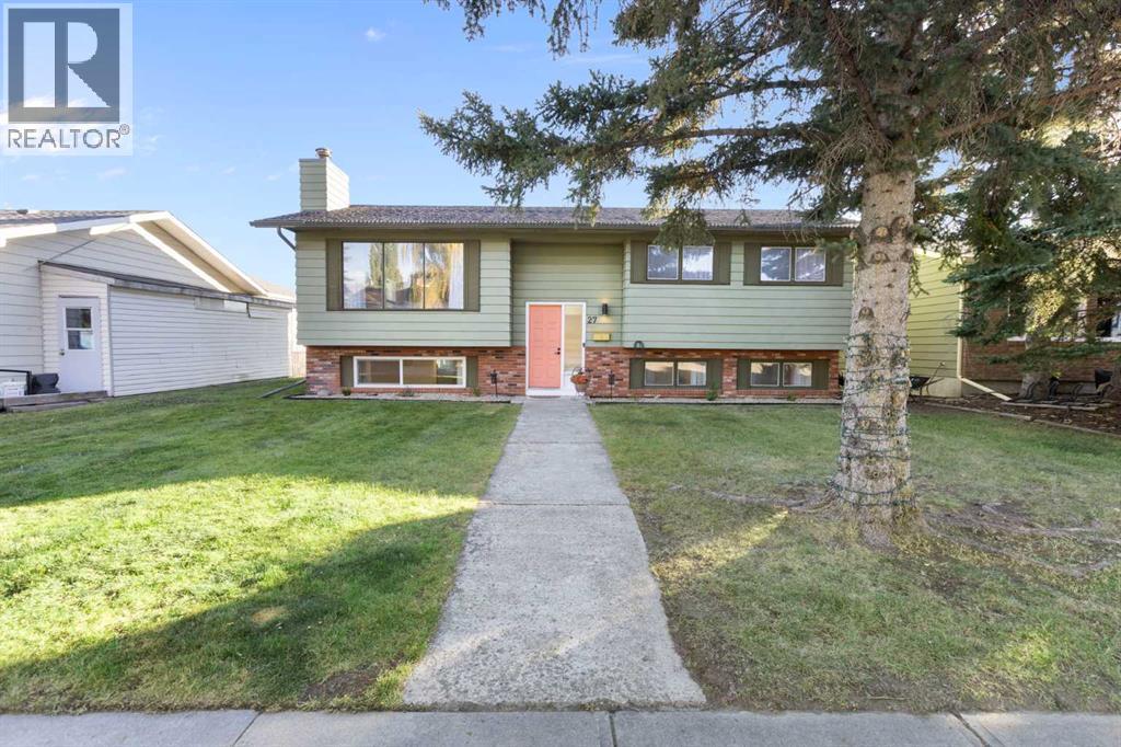 27 Deercrest Close Se, Calgary, Alberta  T2J 5S2 - Photo 1 - A2263736