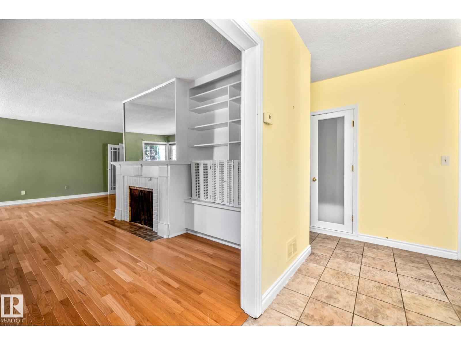 Property at 10405 GLENORA CR NW image 2
