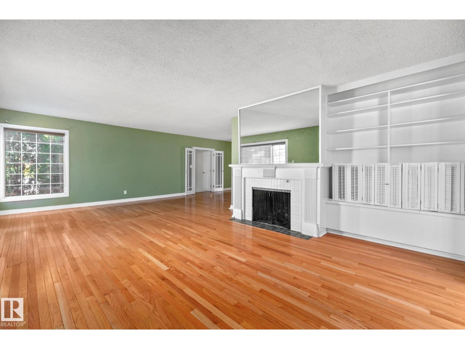 Property at 10405 GLENORA CR NW image 3