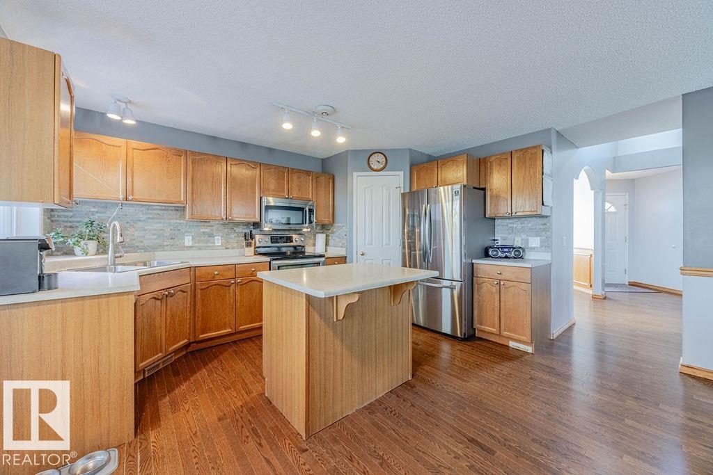 9 Donnely Tc, Sherwood Park, Alberta  T8H 2B2 - Photo 8 - E4462496