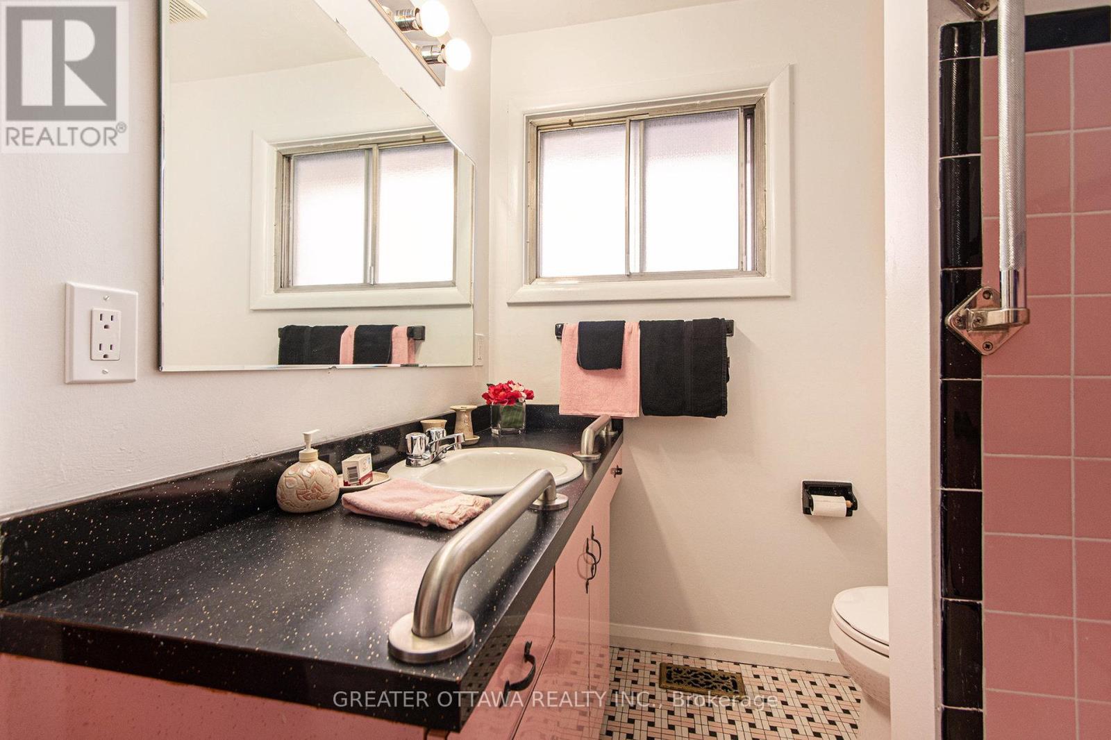 2200 Flower Avenue, Ottawa, Ontario  K2B 7A8 - Photo 13 - X12468387