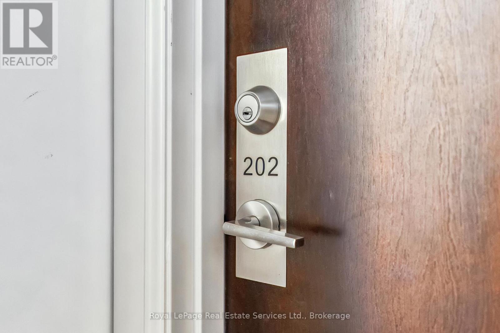 202 - 70 Stewart Street, Oakville, Ontario  L6K 1W5 - Photo 6 - W12468418