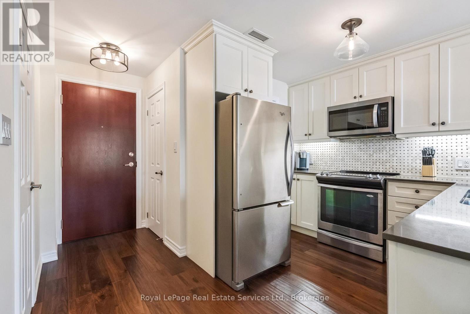 202 - 70 Stewart Street, Oakville, Ontario  L6K 1W5 - Photo 8 - W12468418