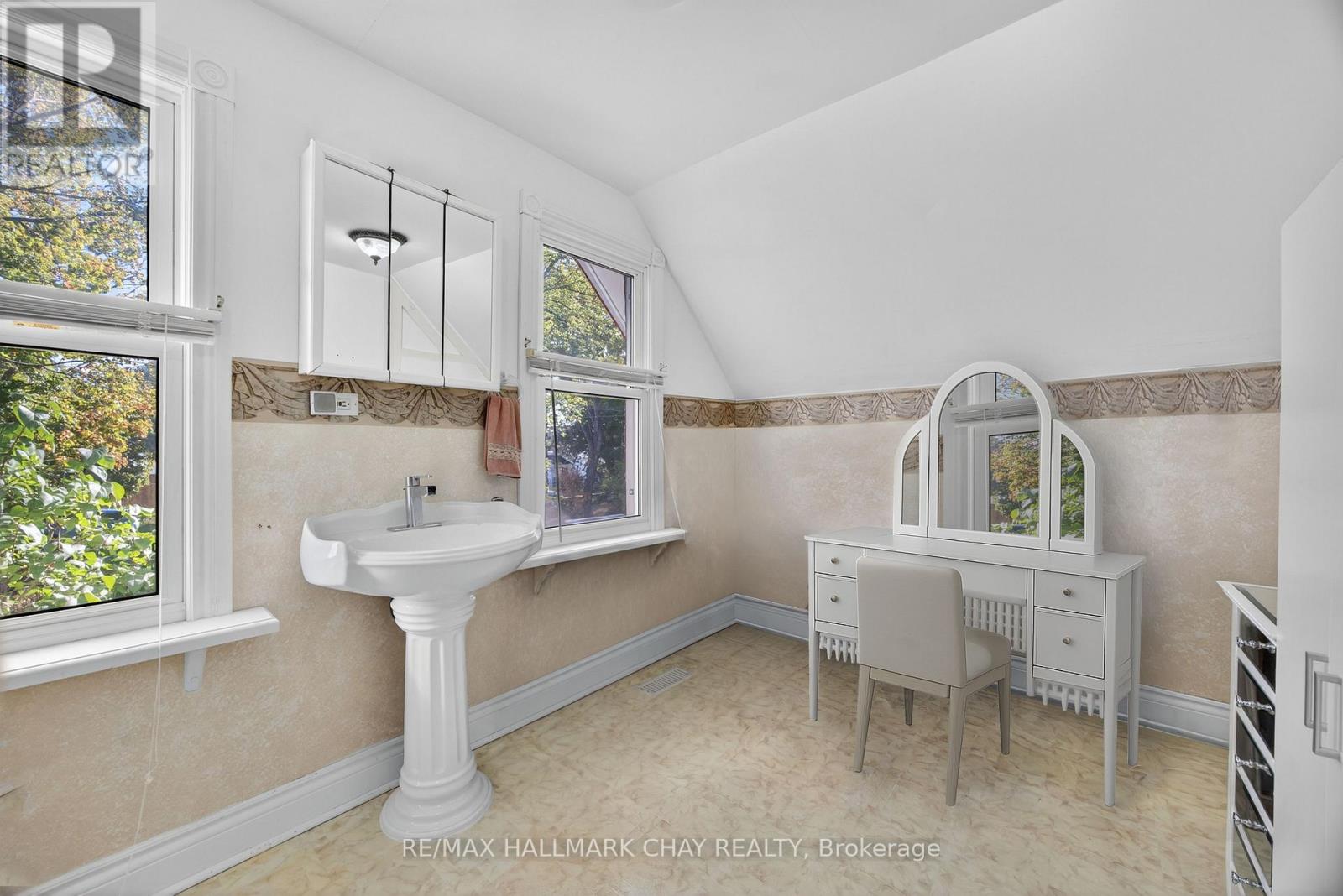 9 Maria Street, Springwater, Ontario  L0L 1P0 - Photo 14 - S12452971