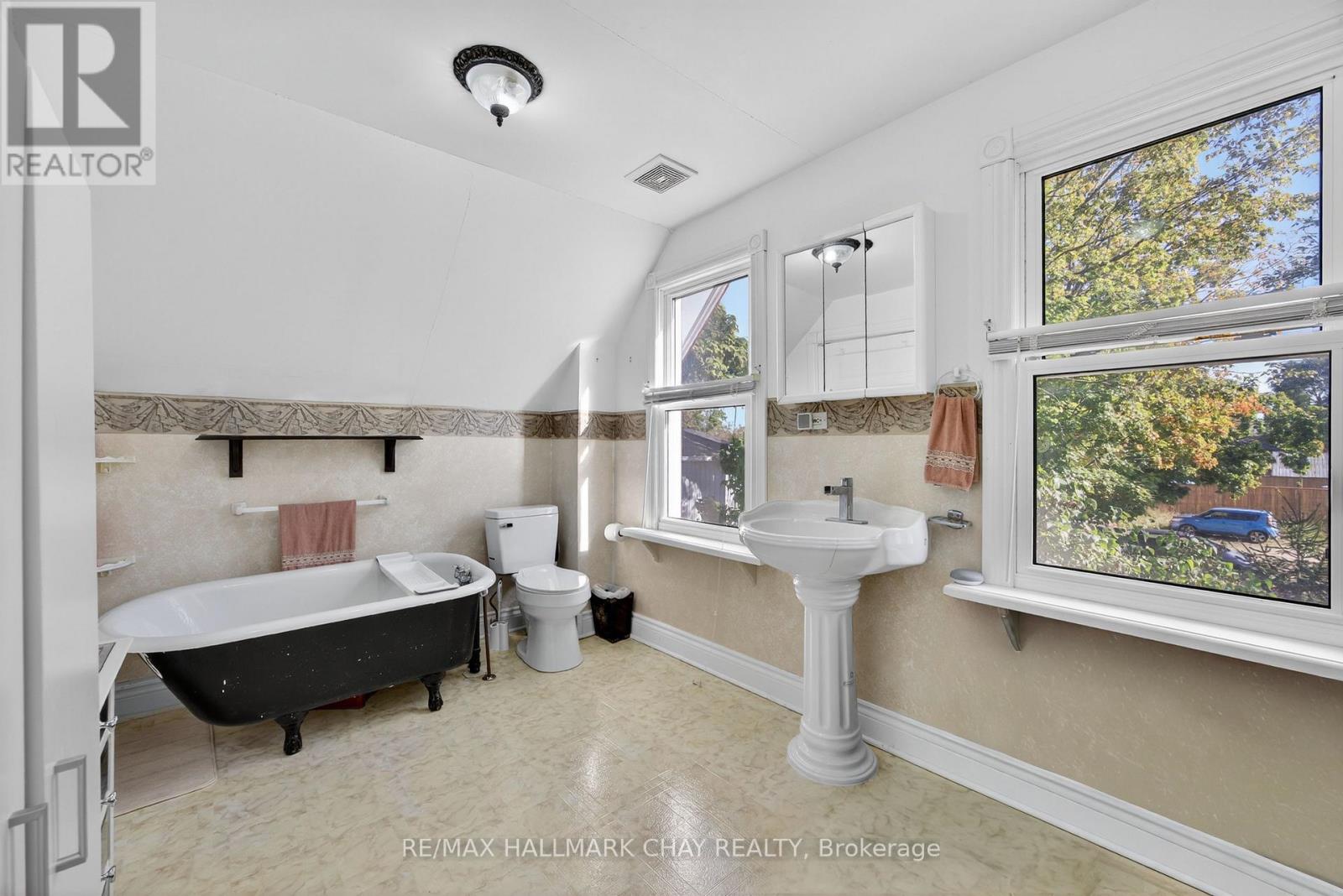 9 Maria Street, Springwater, Ontario  L0L 1P0 - Photo 13 - S12452971