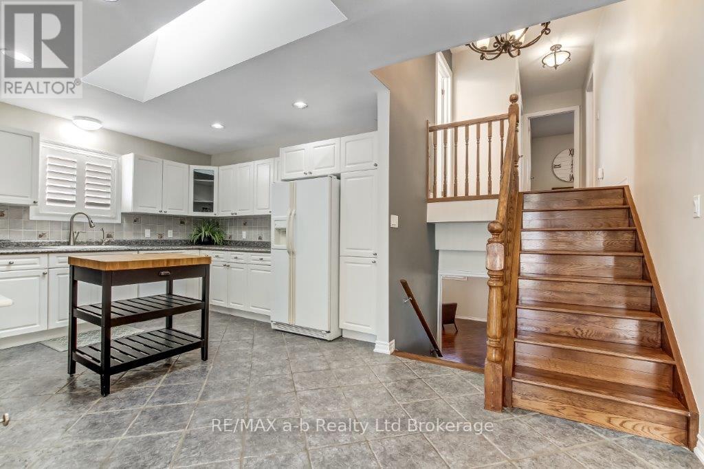 1035 Devonshire Avenue, Woodstock, Ontario  N4S 5S1 - Photo 21 - X12468409