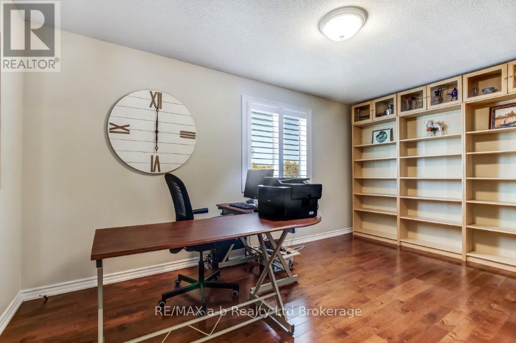 1035 Devonshire Avenue, Woodstock, Ontario  N4S 5S1 - Photo 26 - X12468409