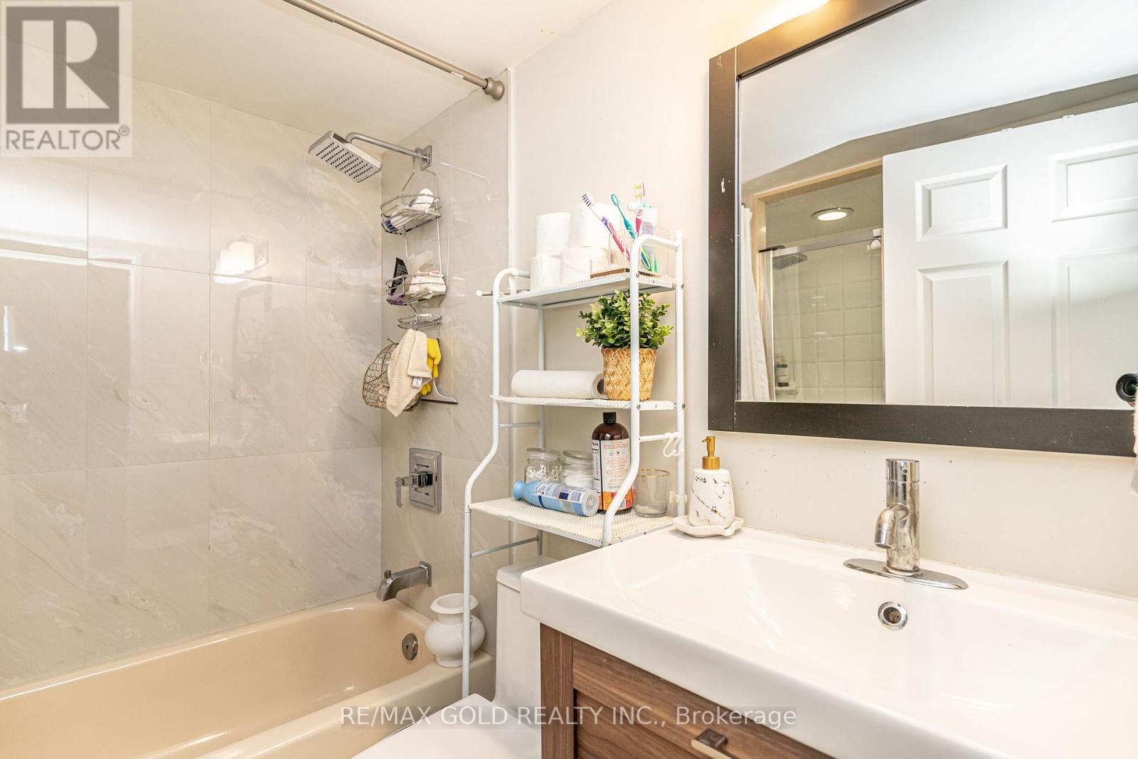 403 - 30 Malta Avenue, Brampton, Ontario  L6Y 4W6 - Photo 30 - W12467977