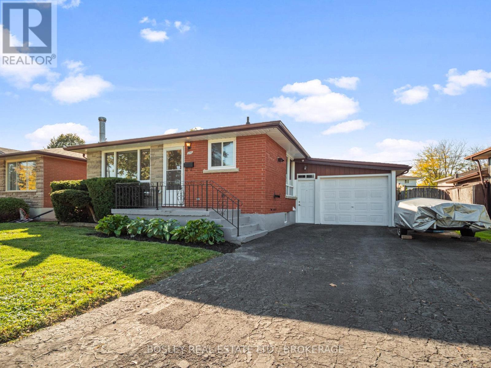 276 Gross Avenue, Welland, Ontario  L3C 2V2 - Photo 1 - X12468449