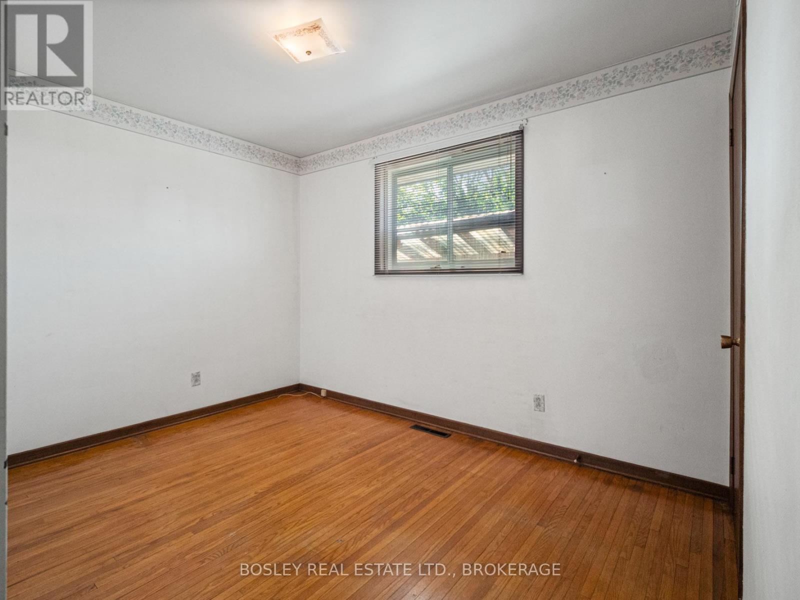276 Gross Avenue, Welland, Ontario  L3C 2V2 - Photo 10 - X12468449