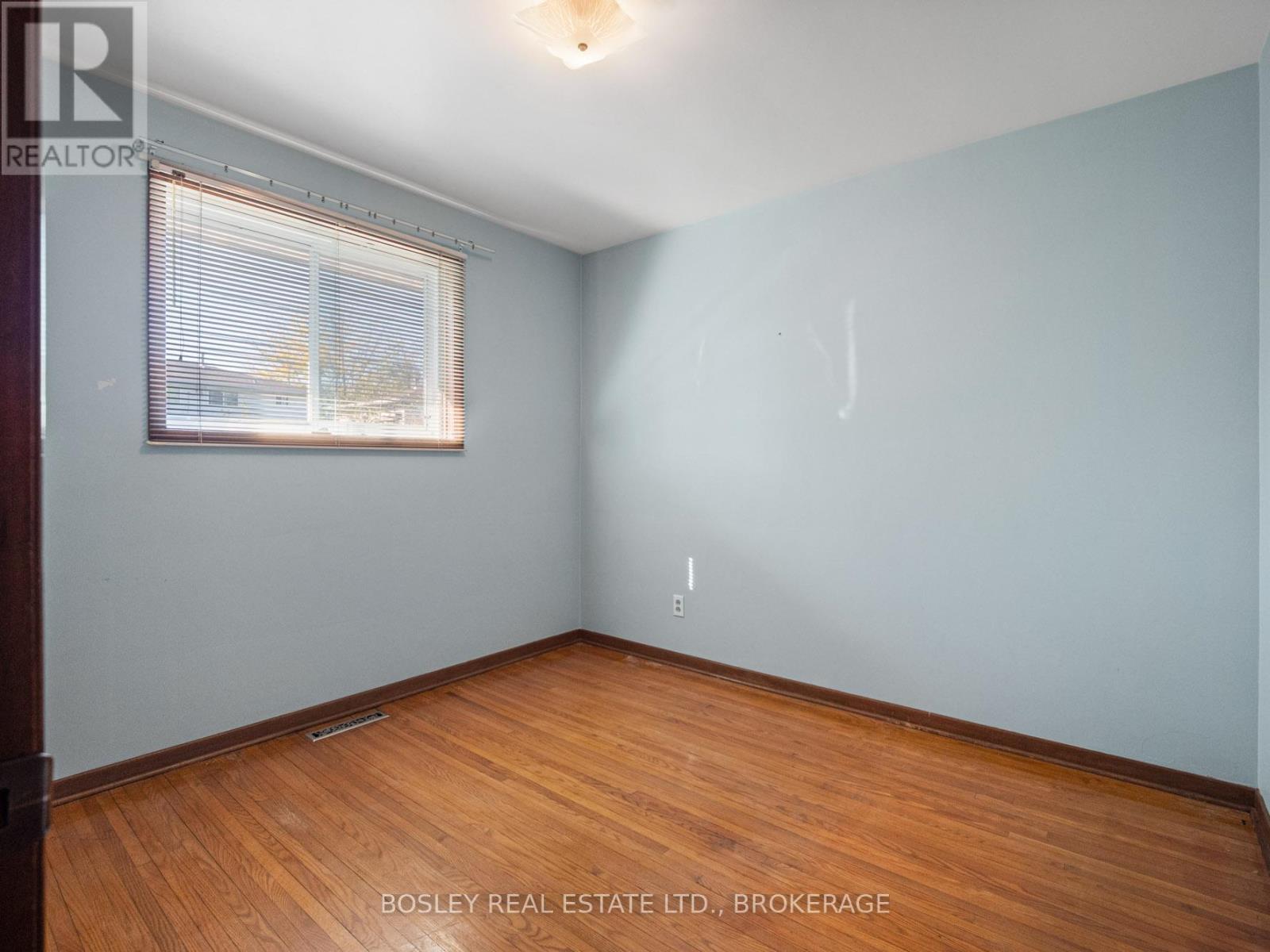 276 Gross Avenue, Welland, Ontario  L3C 2V2 - Photo 9 - X12468449