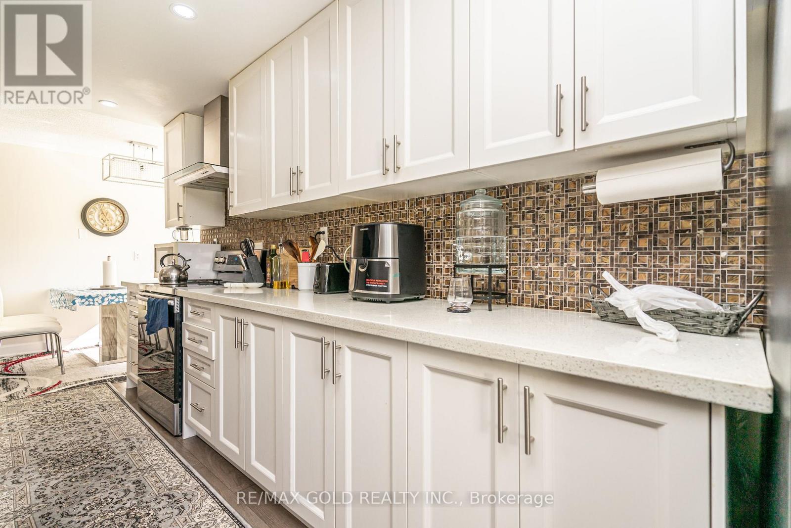 403 - 30 Malta Avenue, Brampton, Ontario  L6Y 4W6 - Photo 19 - W12467977