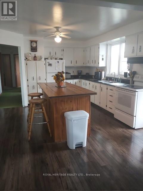 940 Portage Road, Kawartha Lakes, Ontario  K0M 2B0 - Photo 12 - X12464452
