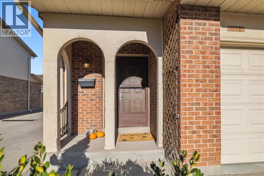 5088 New Street Unit# 18, Burlington, Ontario  L7L 1V1 - Photo 2 - 40780083