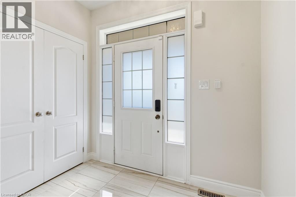 18 Angela Crescent, Niagara-On-The-Lake, Ontario  L0S 1J0 - Photo 3 - 40779964