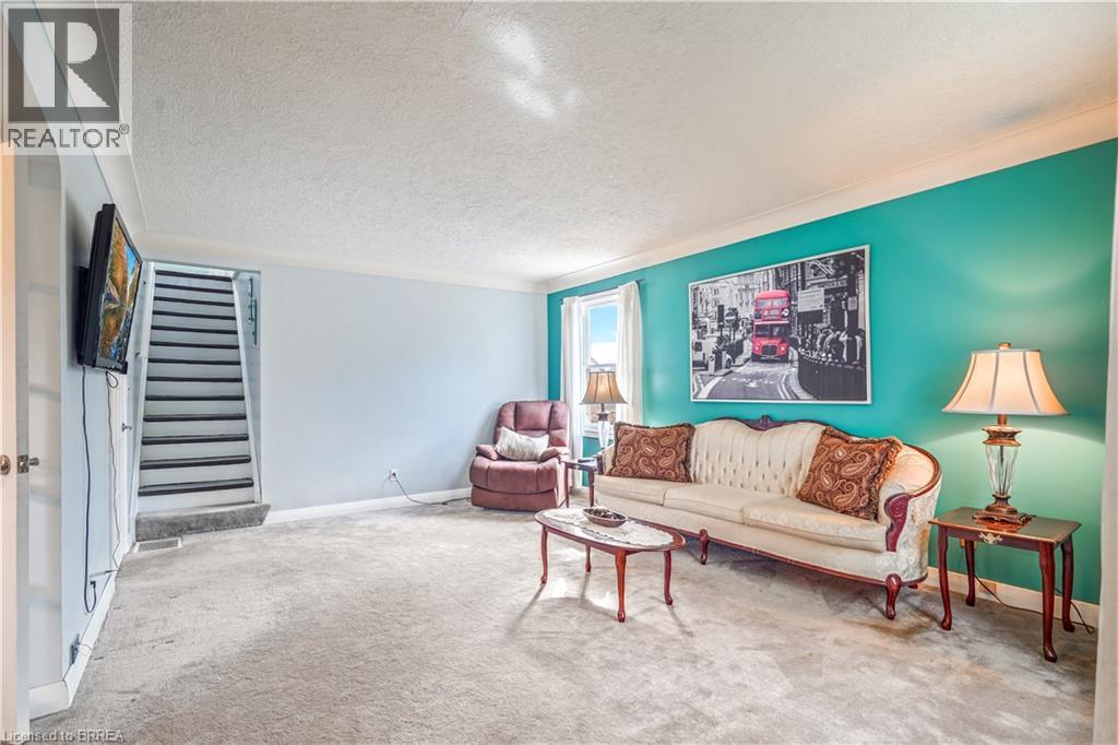 22 Wayne Drive, Brantford, Ontario  N3R 2Y7 - Photo 6 - 40778873