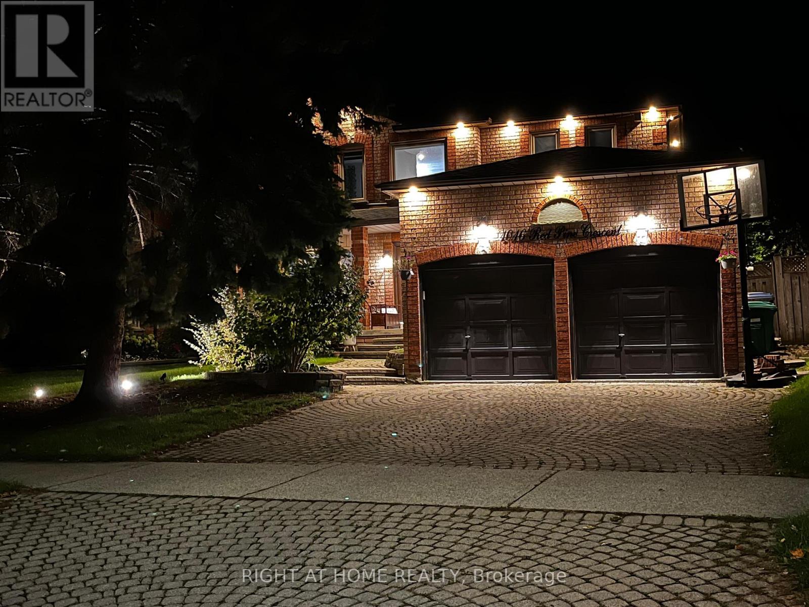 1016 Red Pine Crescent, Mississauga, Ontario  L5H 4E8 - Photo 29 - W12366206