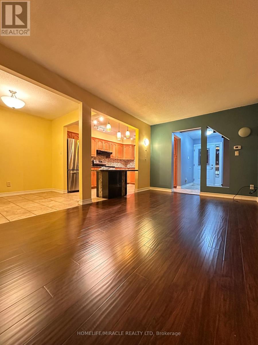 238 Royal Salisbury Way, Brampton, Ontario  L6V 3H4 - Photo 6 - W12467948