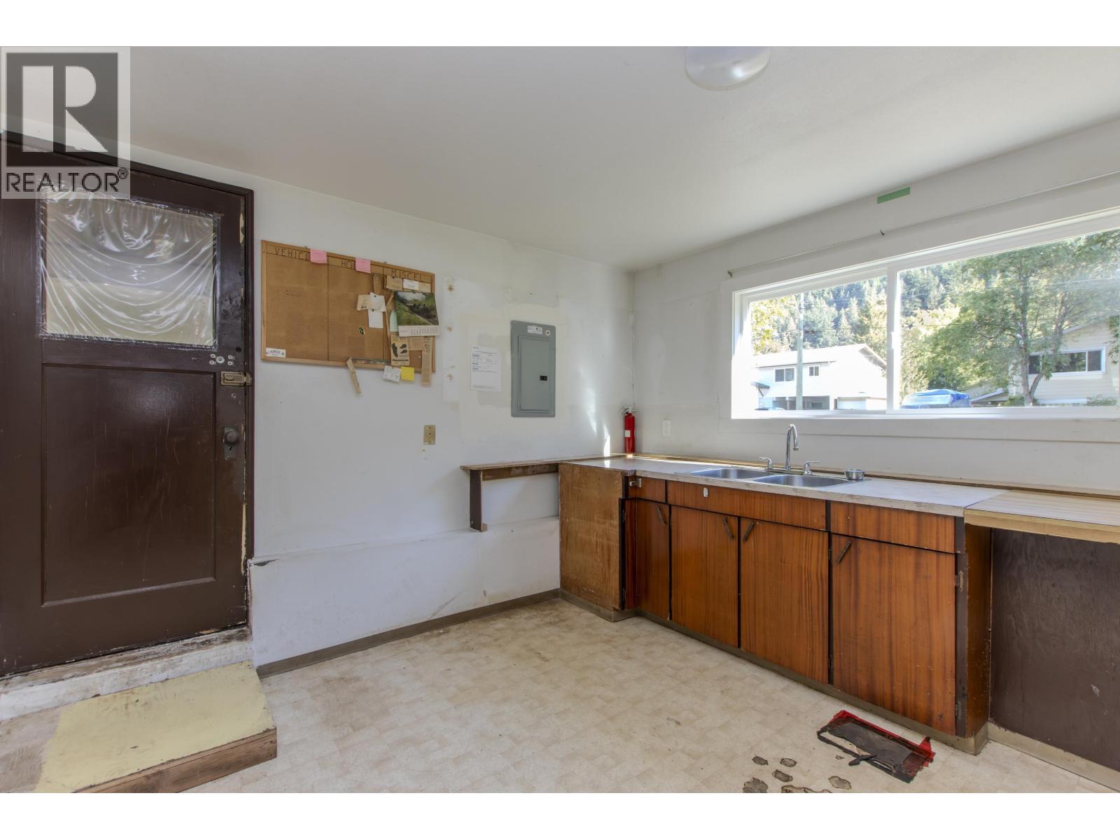 38183 Lombardy Crescent, Squamish, British Columbia  V8B 0X3 - Photo 19 - R3059497