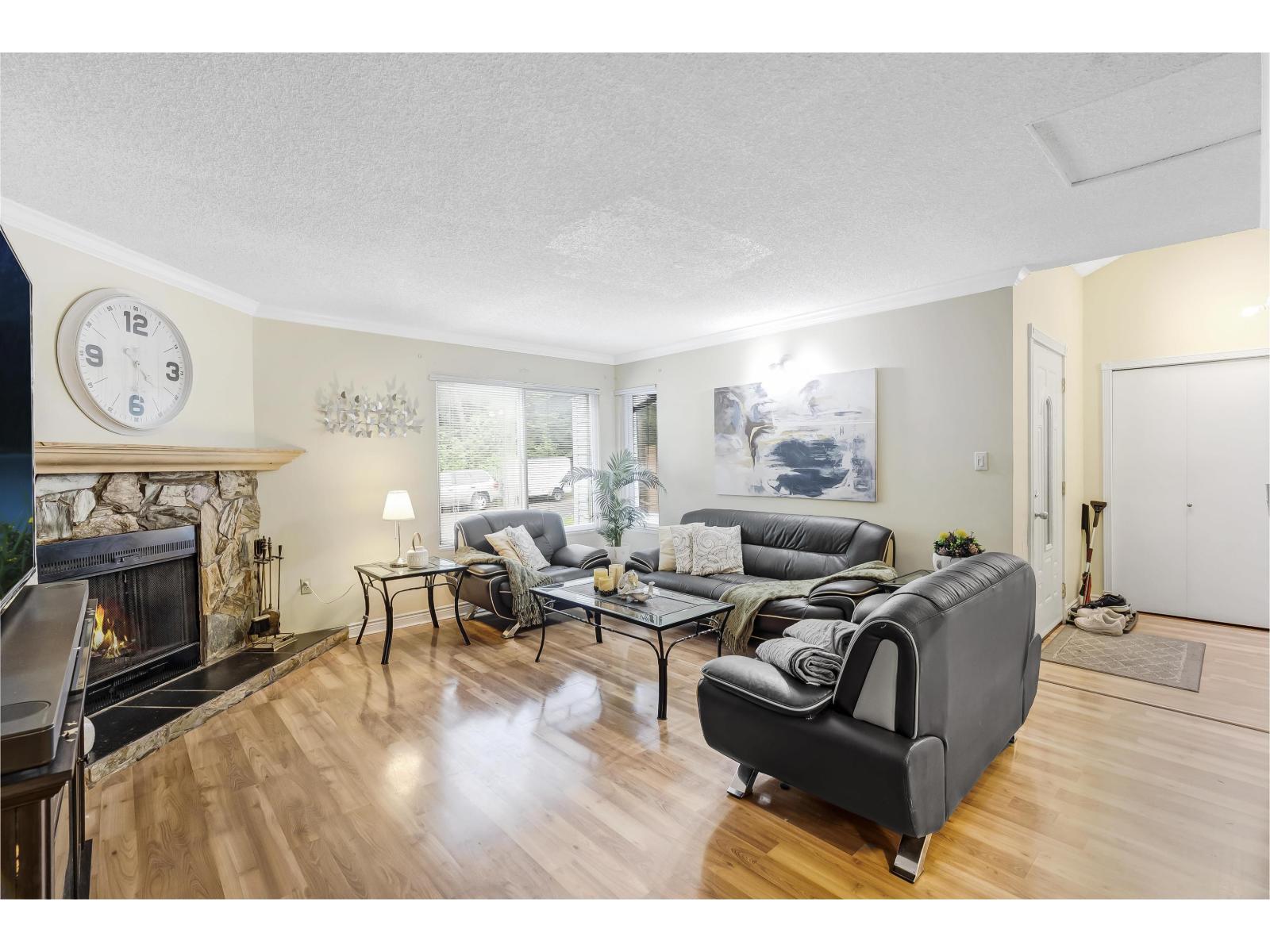 14783 101 Avenue, Surrey, British Columbia  V3R 7H7 - Photo 4 - R3059054