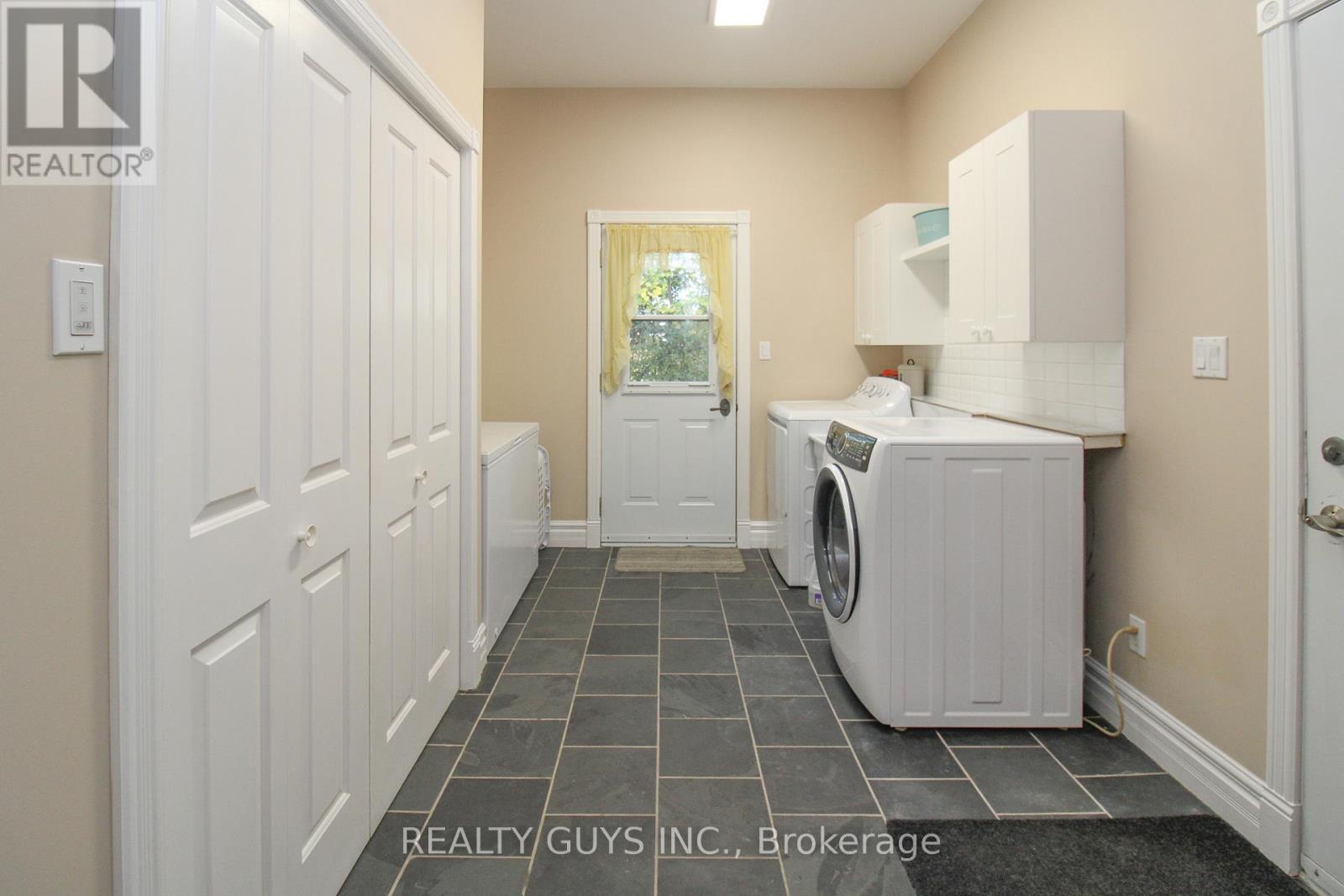 625 Fire  1b Route, Selwyn, Ontario  K9J 6X3 - Photo 37 - X12468397