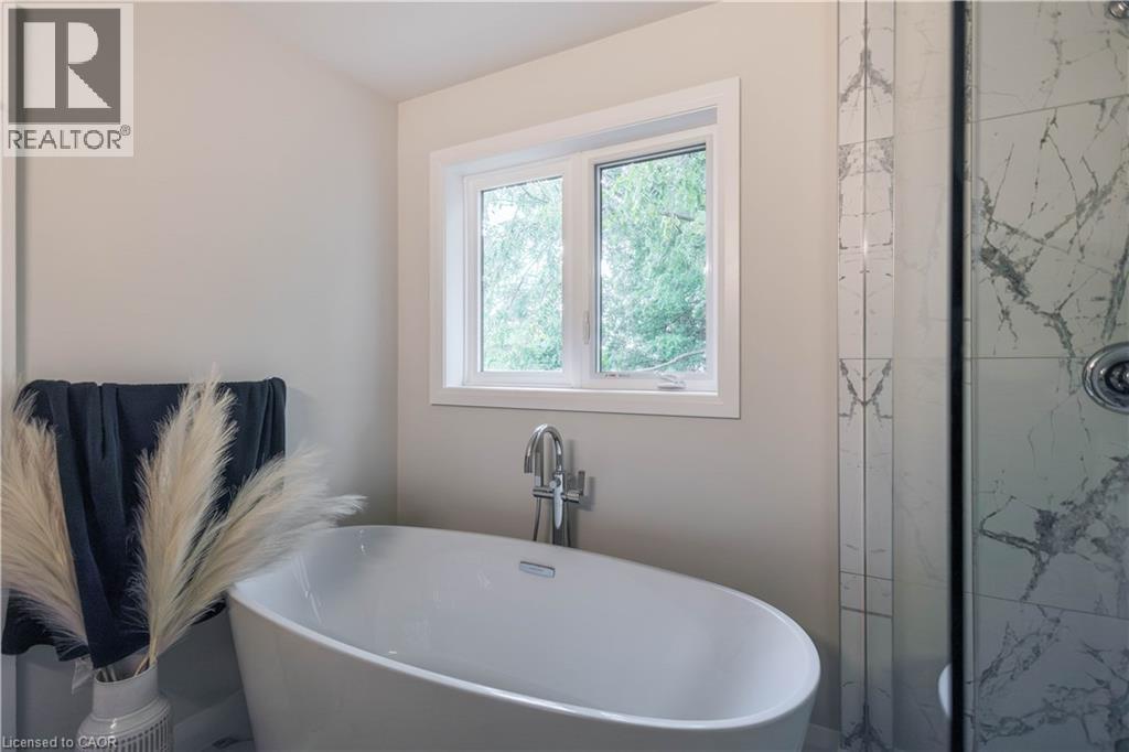 92 Shady Oaks Trail, Hamilton, Ontario  L9B 0K6 - Photo 26 - 40773238