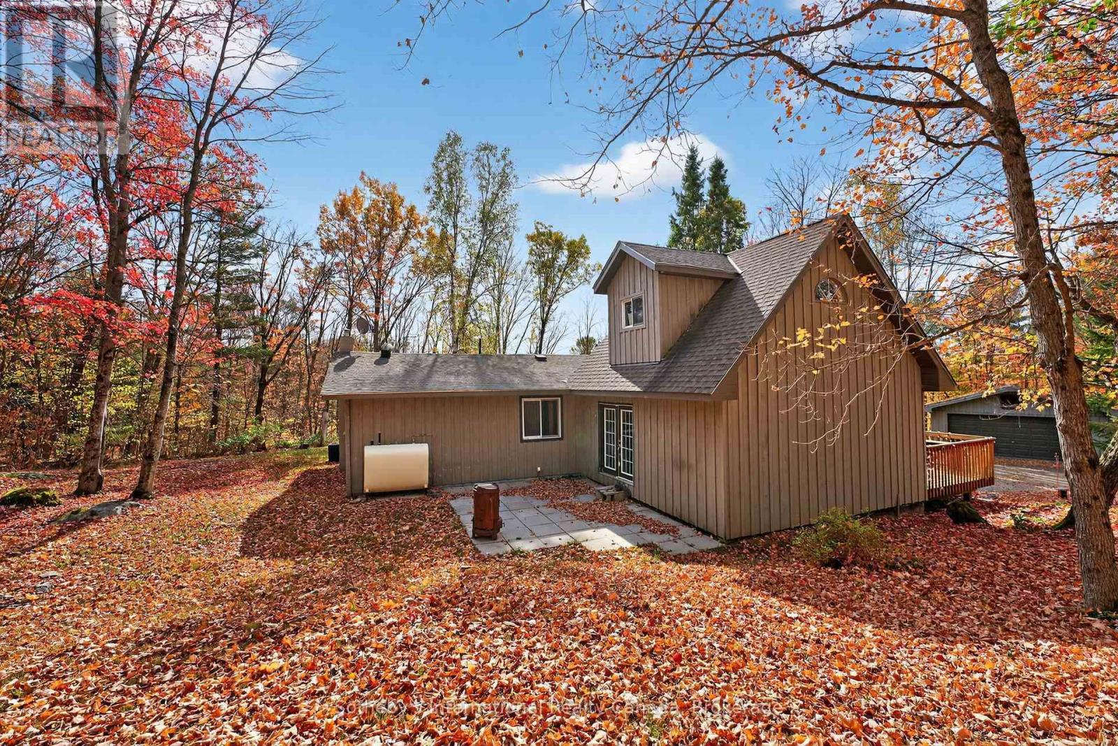 1132 Limberlost Road, Lake Of Bays (Sinclair), Ontario  P1H 2J6 - Photo 10 - X12468388