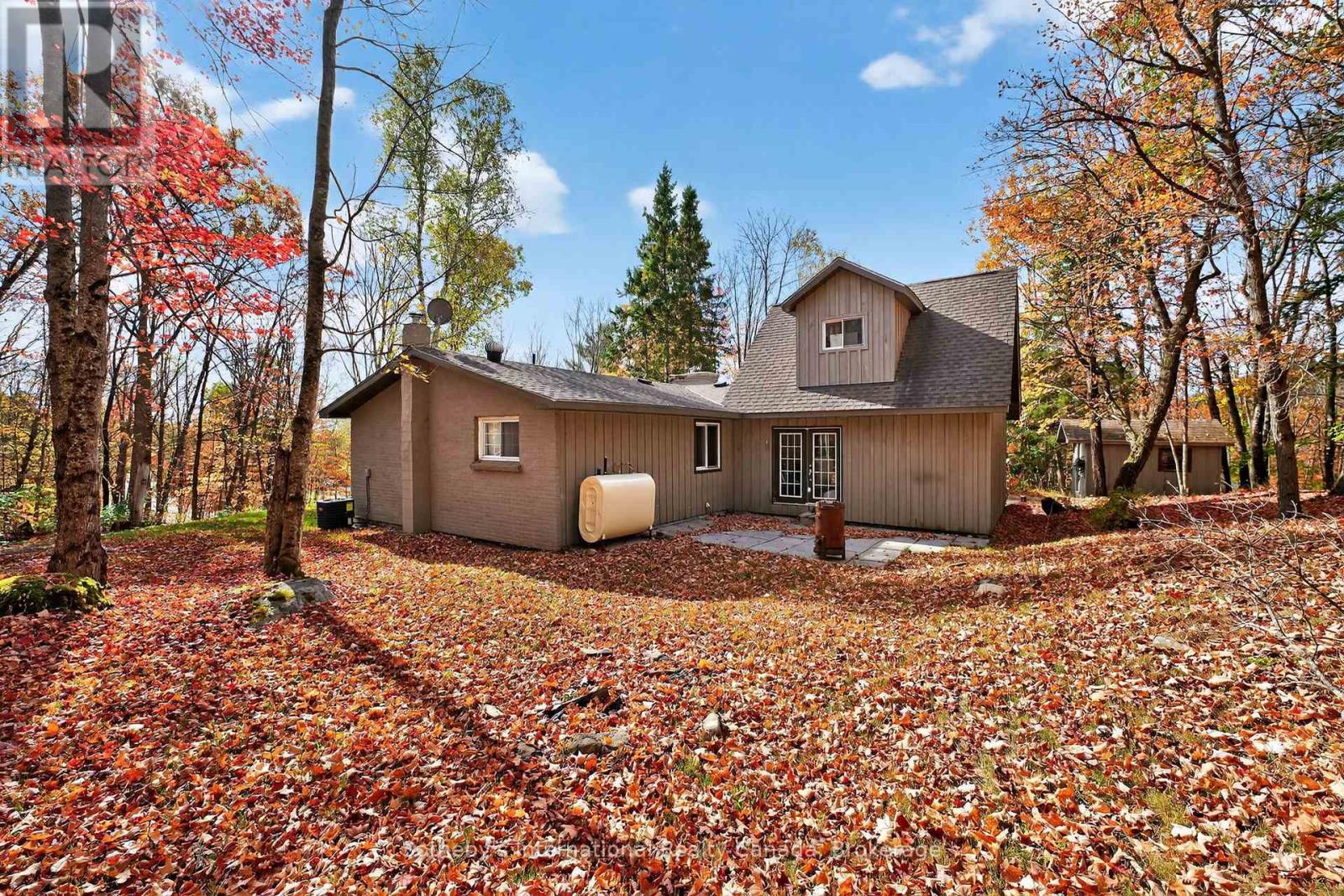 1132 Limberlost Road, Lake Of Bays (Sinclair), Ontario  P1H 2J6 - Photo 4 - X12468388