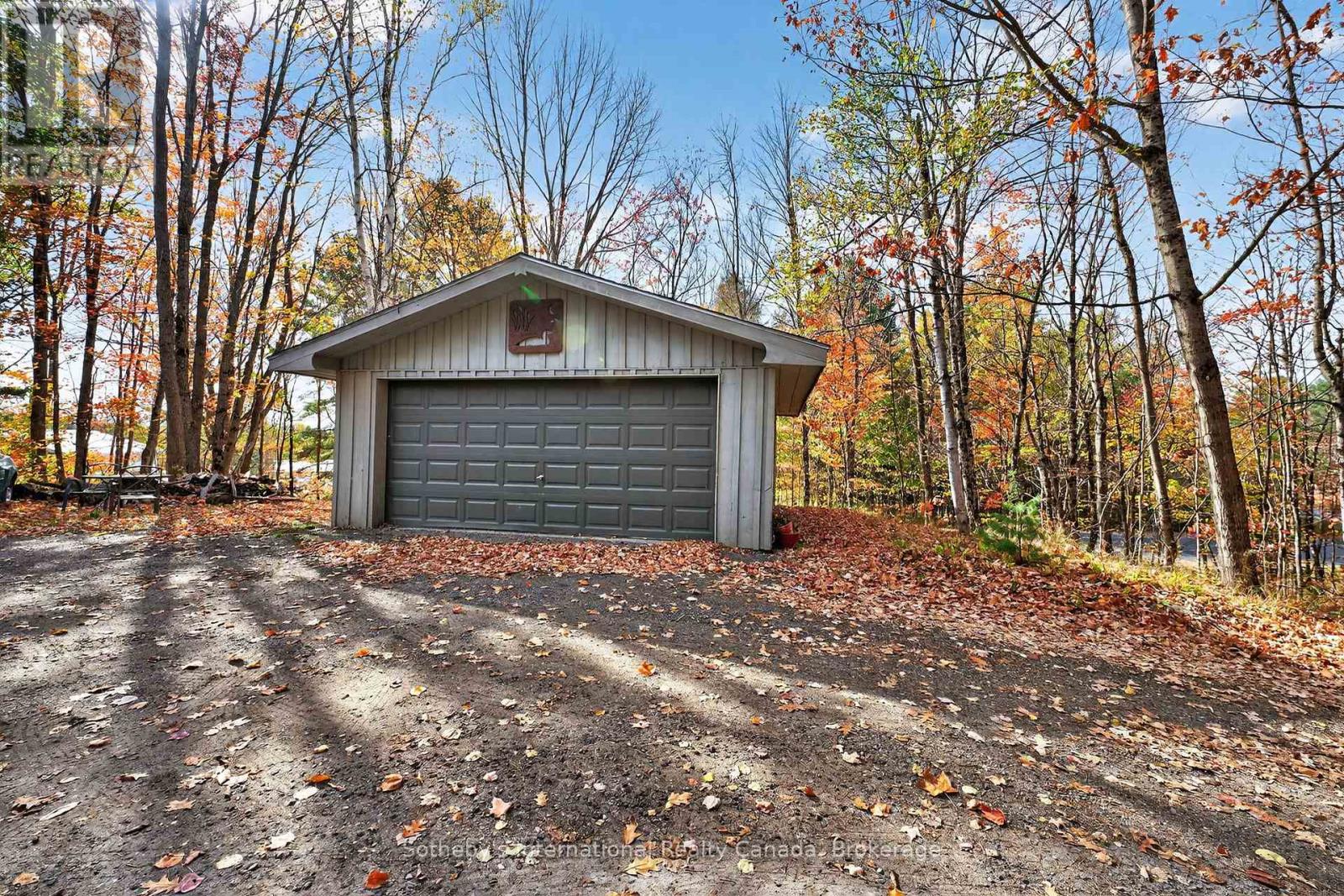 1132 Limberlost Road, Lake Of Bays (Sinclair), Ontario  P1H 2J6 - Photo 5 - X12468388