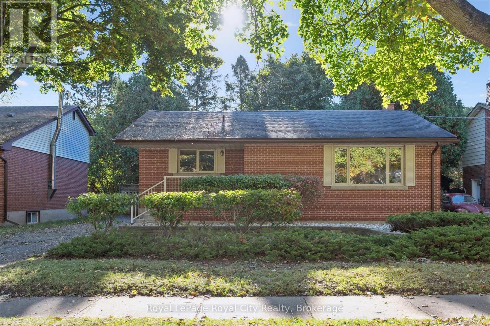 228 WATER STREET, guelph (dovercliffe park/old university), Ontario