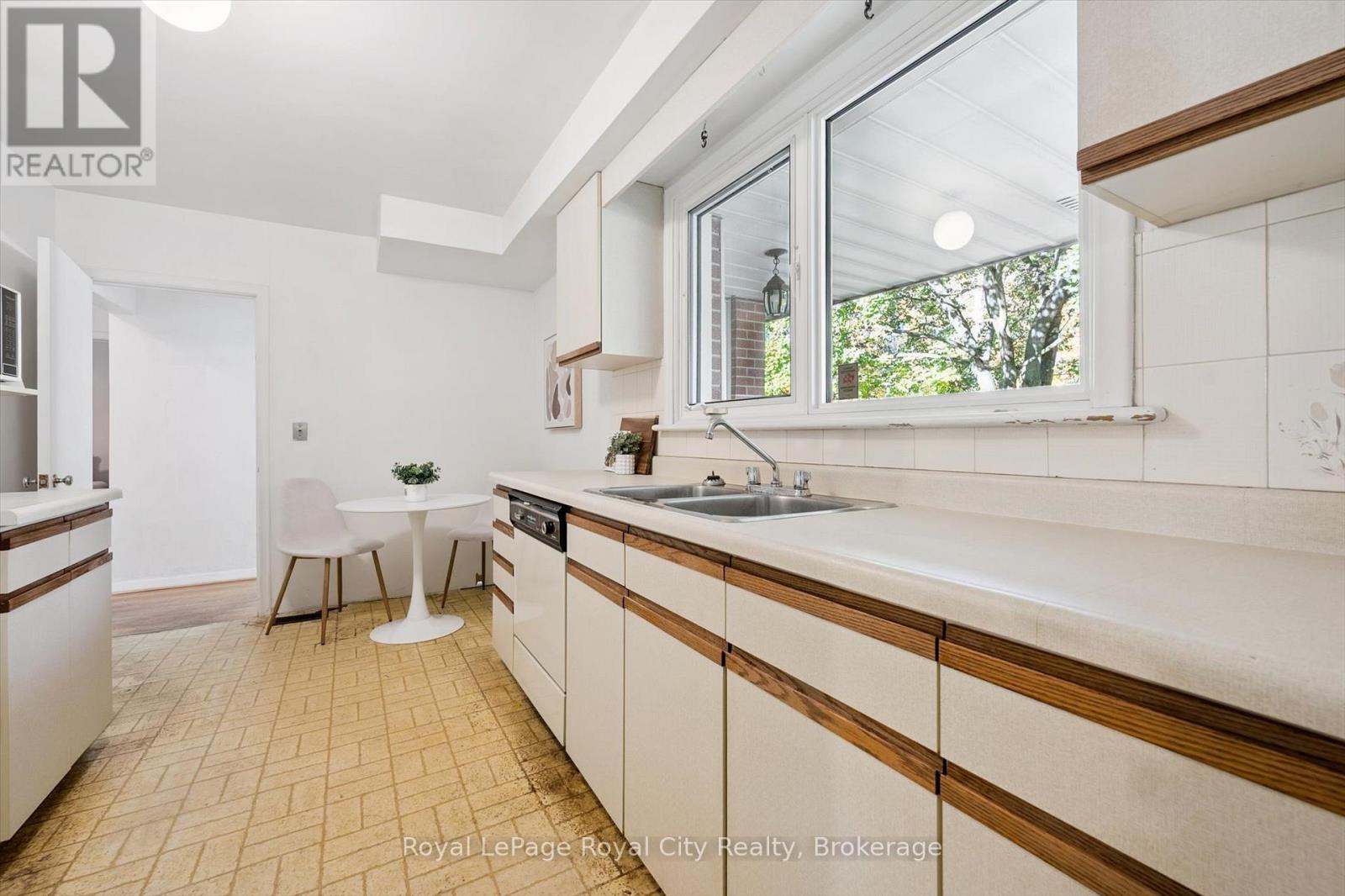 228 Water Street, Guelph (Dovercliffe Park/old University), Ontario  N1G 1B2 - Photo 20 - X12468407