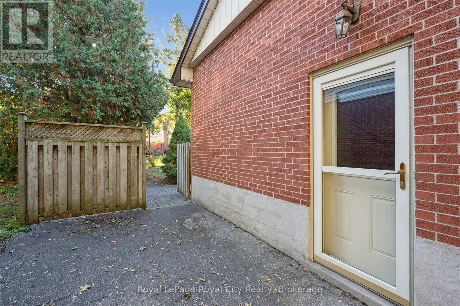 228 Water Street, Guelph (Dovercliffe Park/old University), Ontario  N1G 1B2 - Photo 39 - X12468407