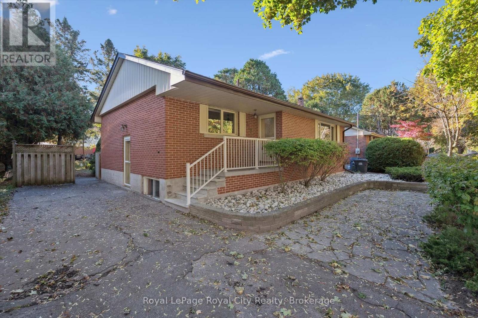 228 Water Street, Guelph (Dovercliffe Park/old University), Ontario  N1G 1B2 - Photo 6 - X12468407