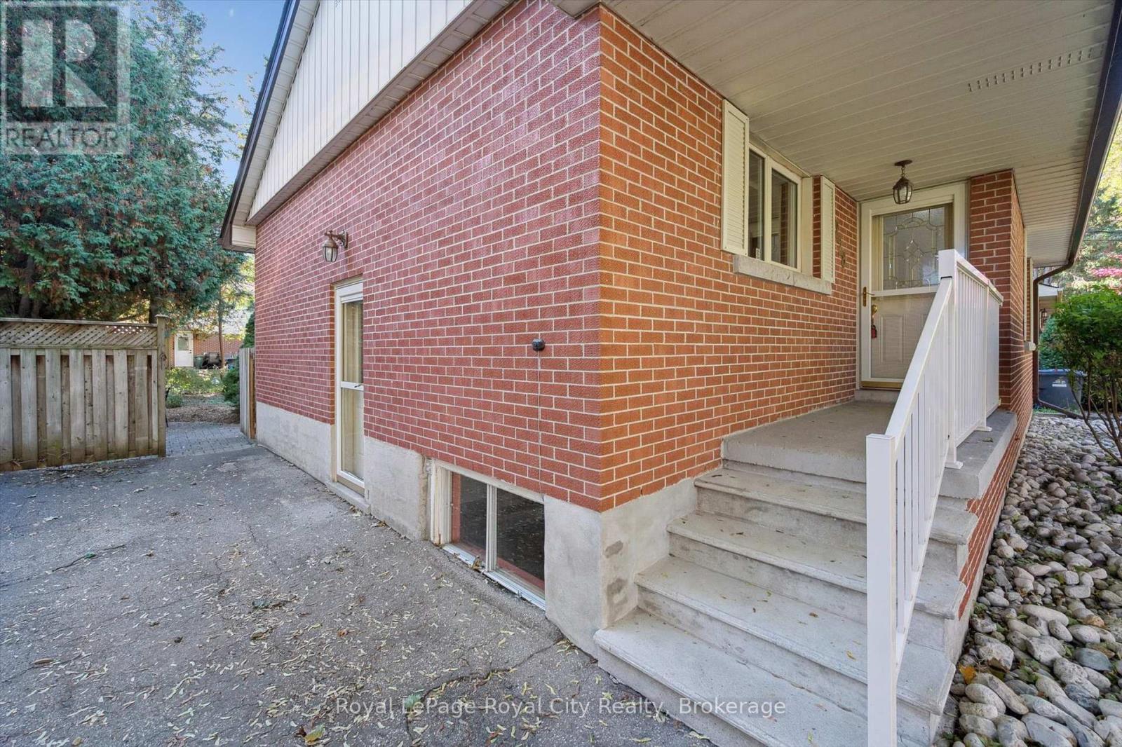 228 Water Street, Guelph (Dovercliffe Park/old University), Ontario  N1G 1B2 - Photo 8 - X12468407