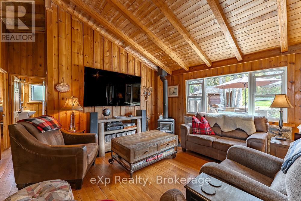 111 Wilson Drive, Georgian Bluffs, Ontario  N0H 2T0 - Photo 14 - X12468430
