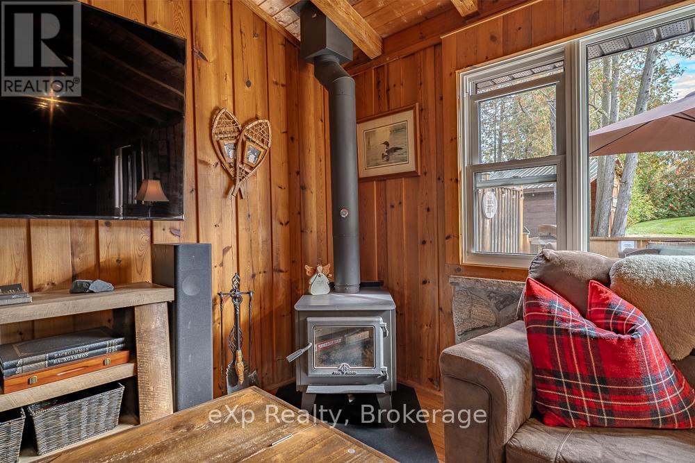 111 Wilson Drive, Georgian Bluffs, Ontario  N0H 2T0 - Photo 17 - X12468430