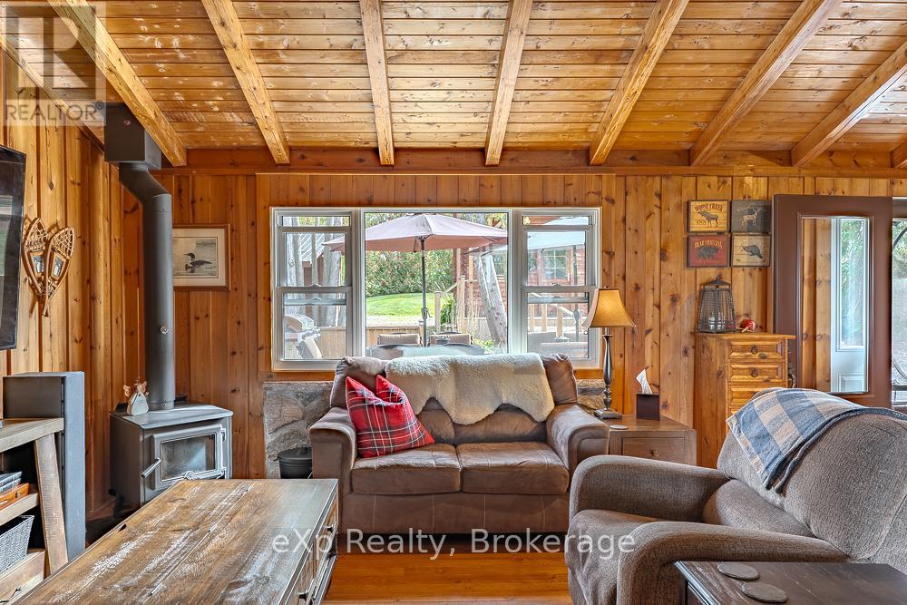 111 Wilson Drive, Georgian Bluffs, Ontario  N0H 2T0 - Photo 19 - X12468430