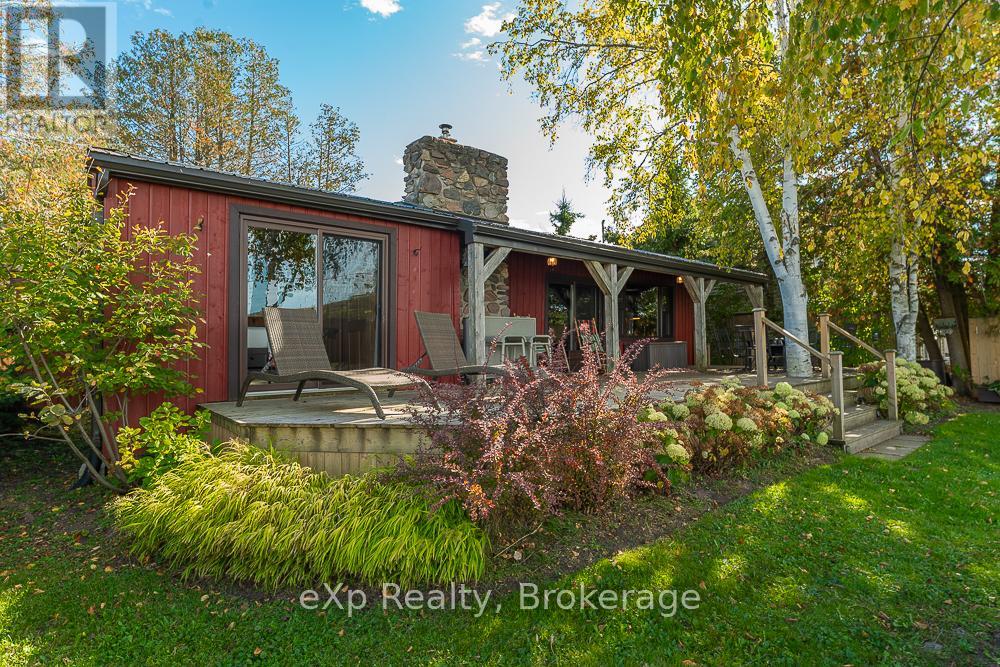 111 Wilson Drive, Georgian Bluffs, Ontario  N0H 2T0 - Photo 2 - X12468430