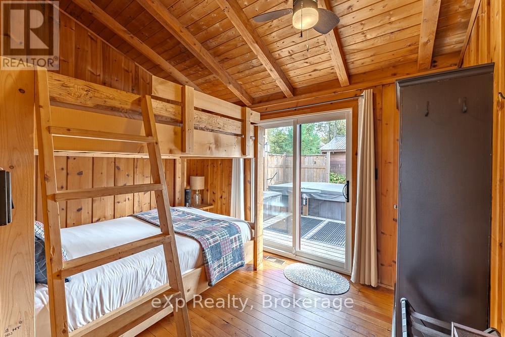 111 Wilson Drive, Georgian Bluffs, Ontario  N0H 2T0 - Photo 21 - X12468430