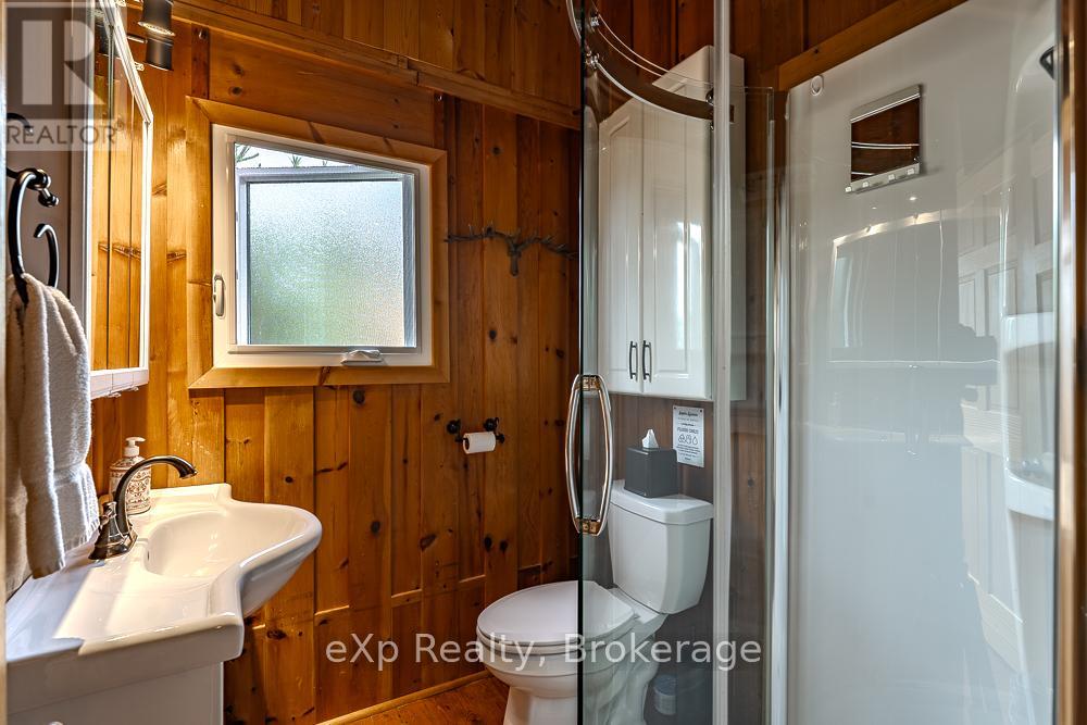 111 Wilson Drive, Georgian Bluffs, Ontario  N0H 2T0 - Photo 25 - X12468430