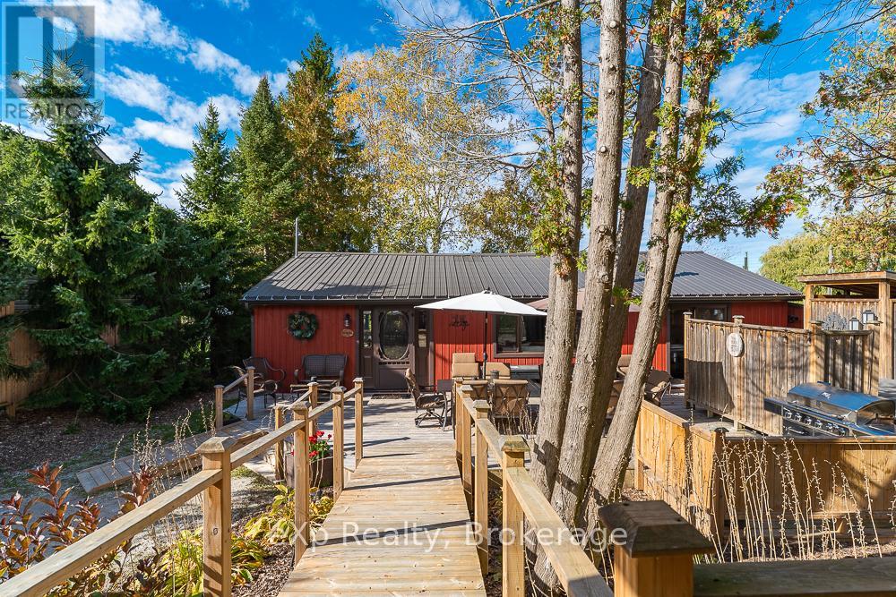 111 Wilson Drive, Georgian Bluffs, Ontario  N0H 2T0 - Photo 27 - X12468430