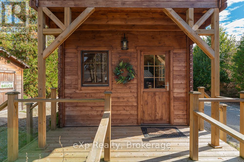 111 Wilson Drive, Georgian Bluffs, Ontario  N0H 2T0 - Photo 28 - X12468430