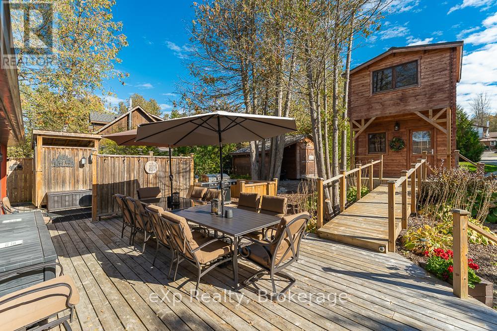 111 Wilson Drive, Georgian Bluffs, Ontario  N0H 2T0 - Photo 32 - X12468430