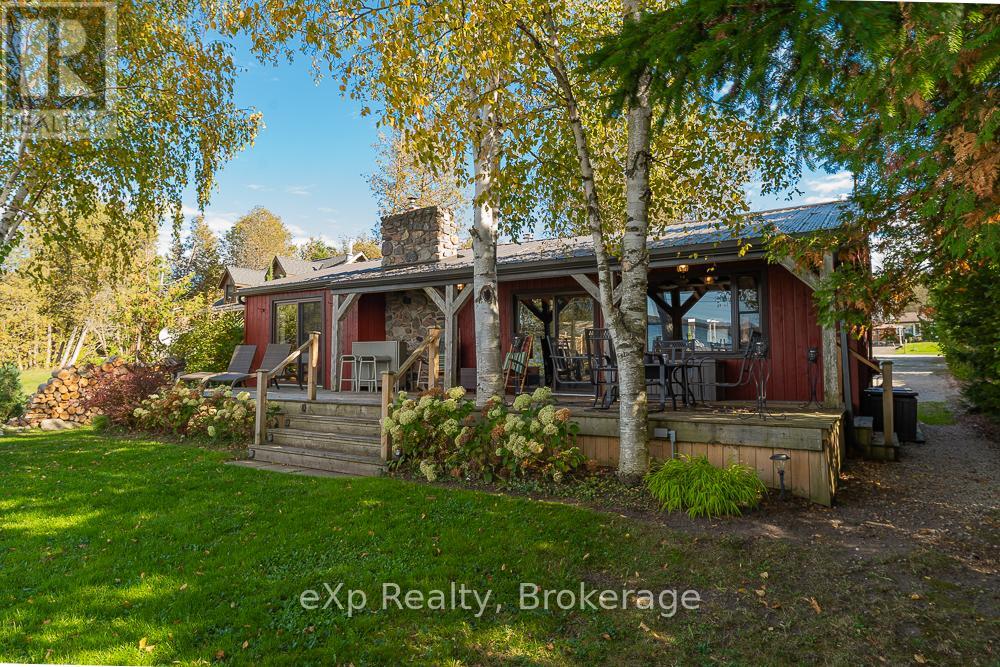 111 Wilson Drive, Georgian Bluffs, Ontario  N0H 2T0 - Photo 4 - X12468430