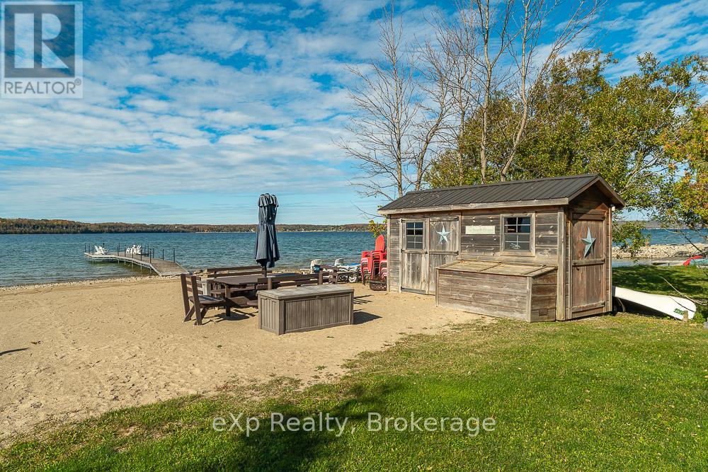 111 Wilson Drive, Georgian Bluffs, Ontario  N0H 2T0 - Photo 41 - X12468430