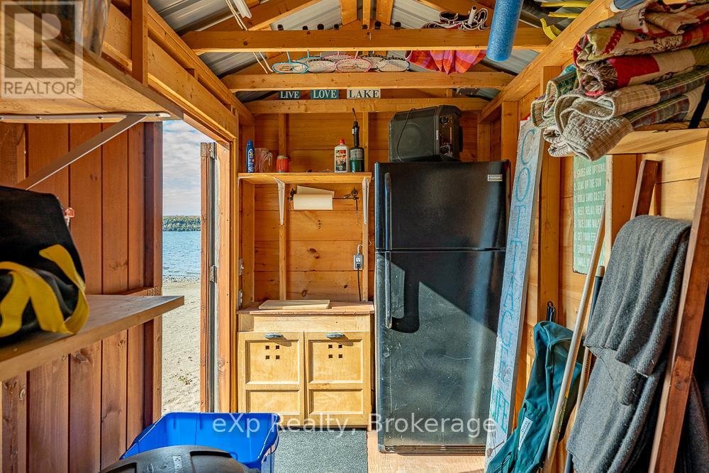 111 Wilson Drive, Georgian Bluffs, Ontario  N0H 2T0 - Photo 43 - X12468430